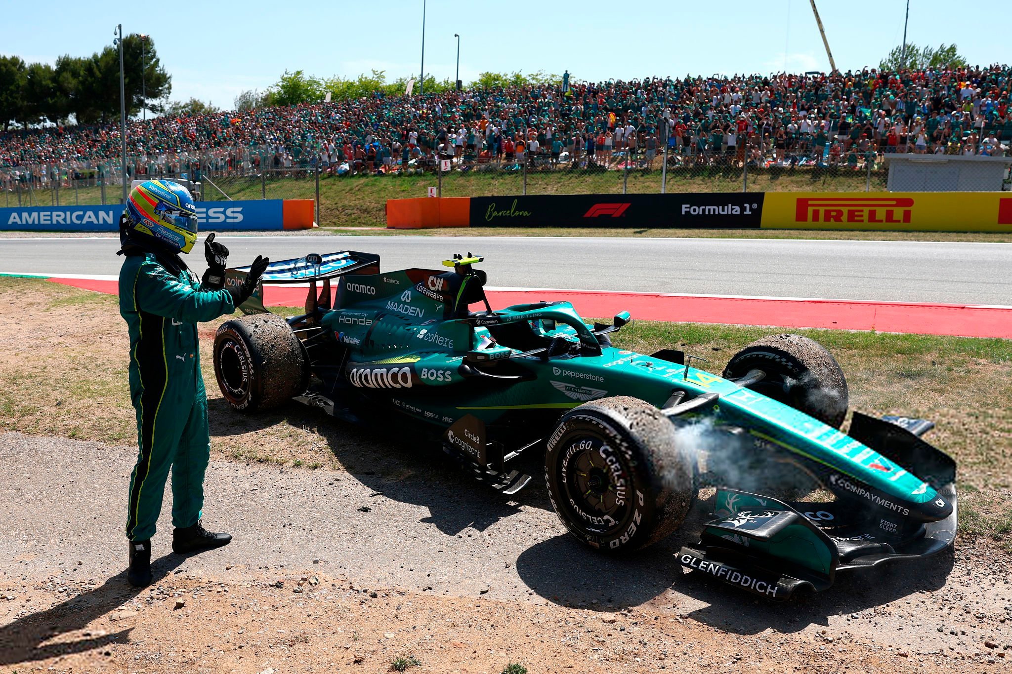 Hamilton firma su debut soñado con Ferrari y desata el caos en el Mundial tras el calvario de Antonelli