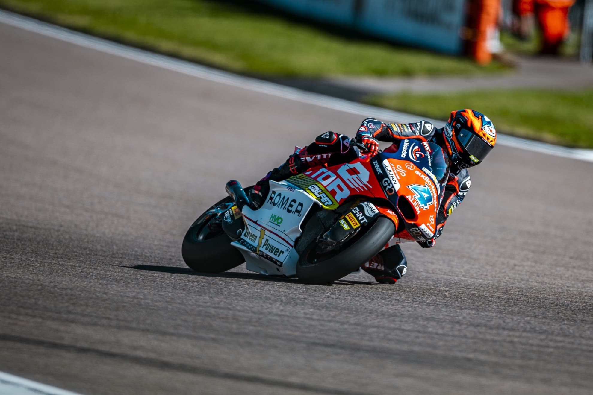 Ivan Ortolá en su moto